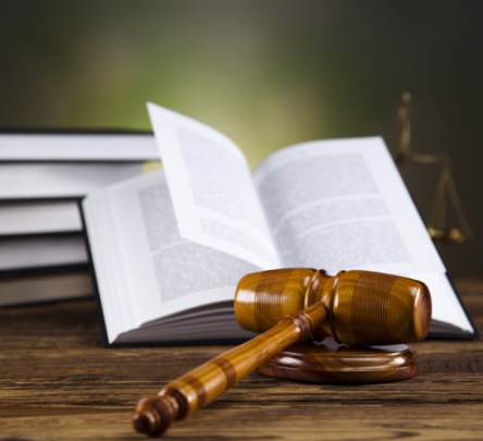 أساليب الكتابة و الترجمة القانونية للعقود و اللوائح و التشريعات